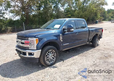 2018 Ford F-250 Lariat из США, поврежденный, VIN 1FT7W2BTXJEB58348